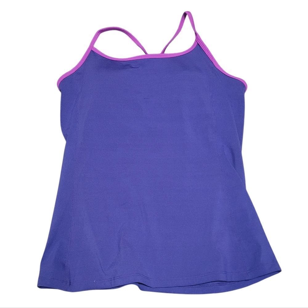 Bundle of workout tops - Picture 2 of 10